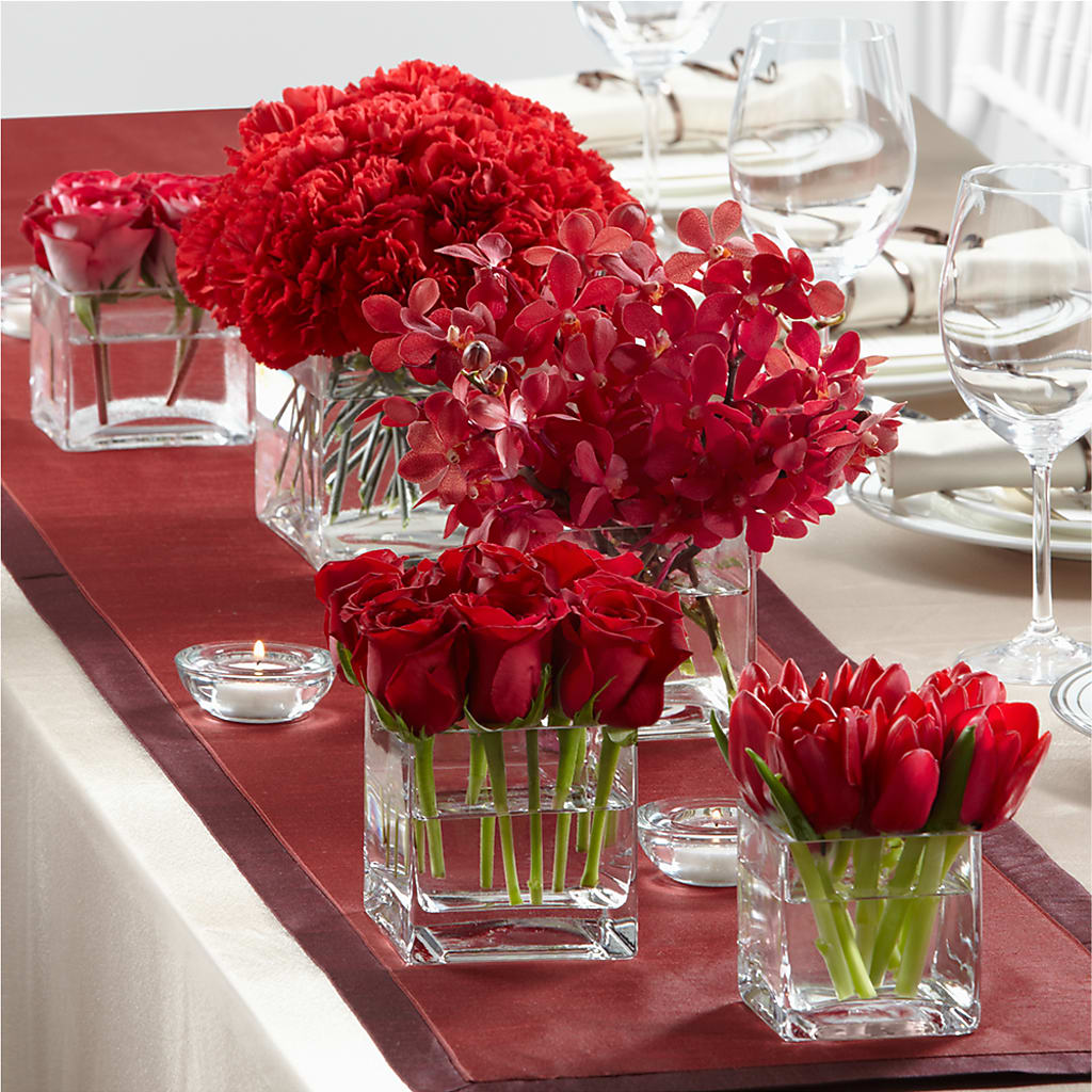 Modern Grace Centerpiece – Herbert E Berg Florist Inc, Worcester MA