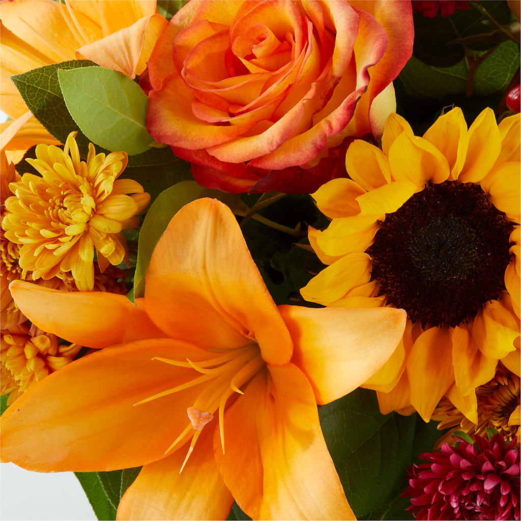 Grateful Centerpiece –  Herbert E Berg Florist Inc, Worcester MA