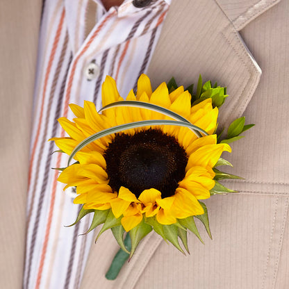 Free Spirit Boutonniere –  Herbert E Berg Florist Inc, Worcester MA